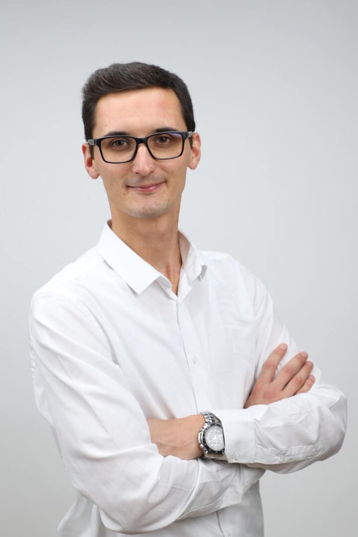 Portrait photo of Mario Marek, SORA expert at skyzr